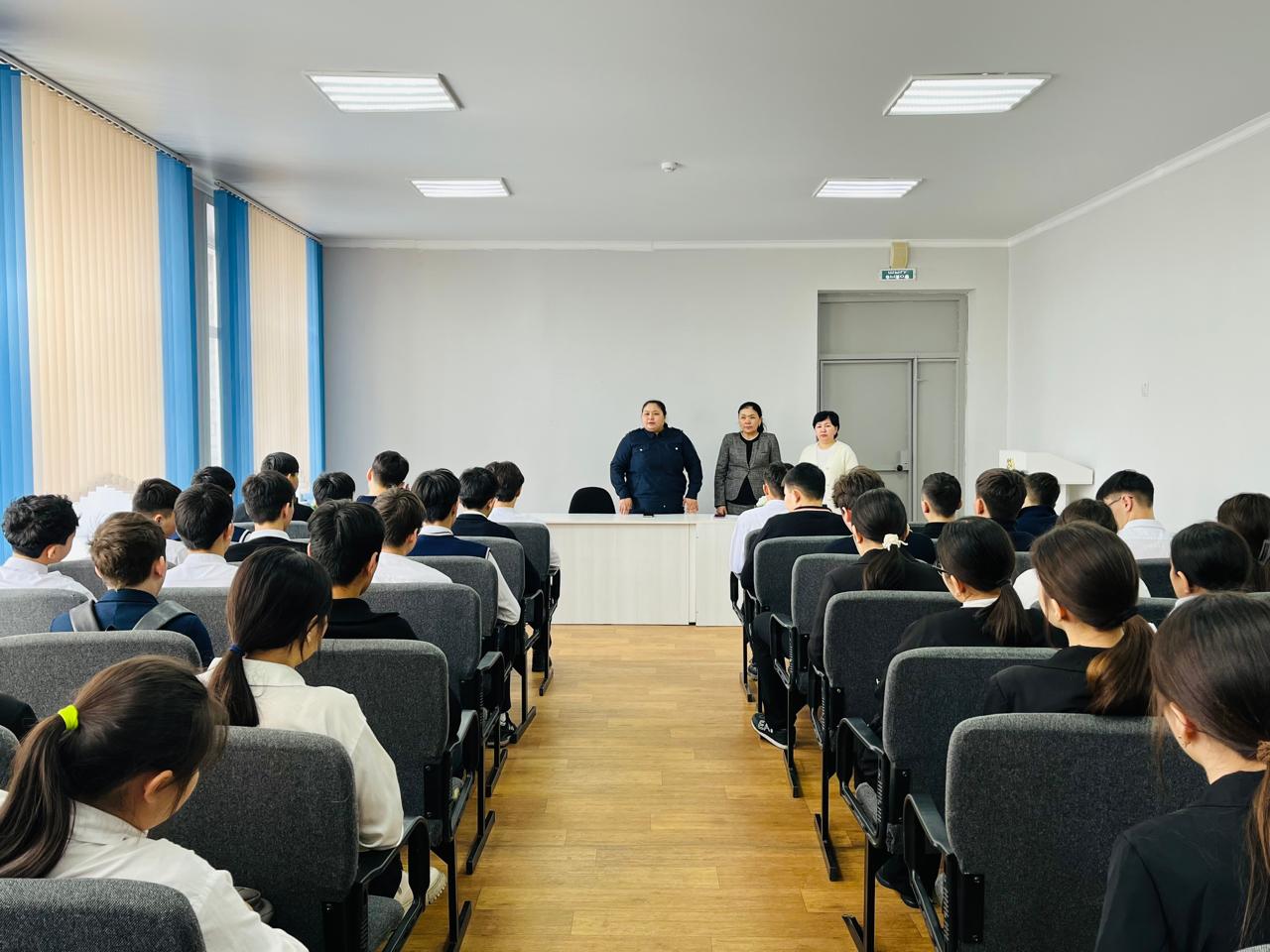 "Құқық бұзушылықтың" ЖАШ аясында орталық полиция бөлімінің аға инспекторы А.М.Садыканова  6-11 сынып оқушыларымен кездесу